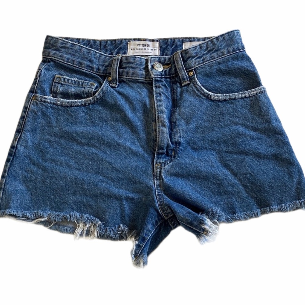 Cotton On distressed highrise shorts women’s size 4